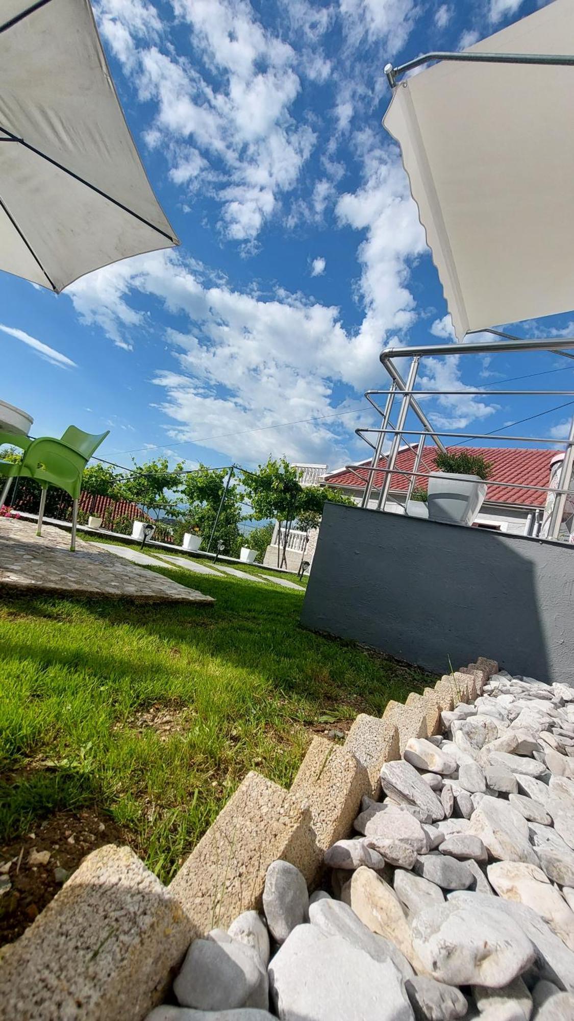 Готель R&R Gesthouse Shiroka Екстер'єр фото